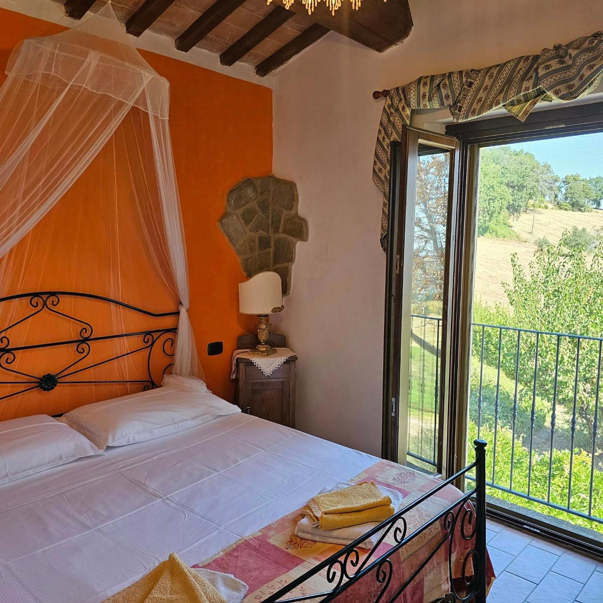 Il Casale Di Aurora Country House Colmurano Exterior photo